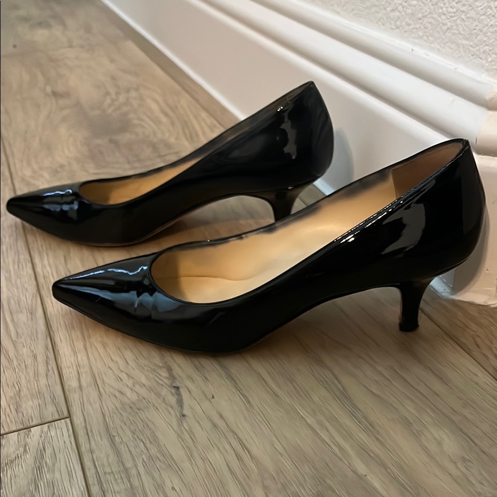 Manolo Blahnik Black Patent Leather Kitten Heels